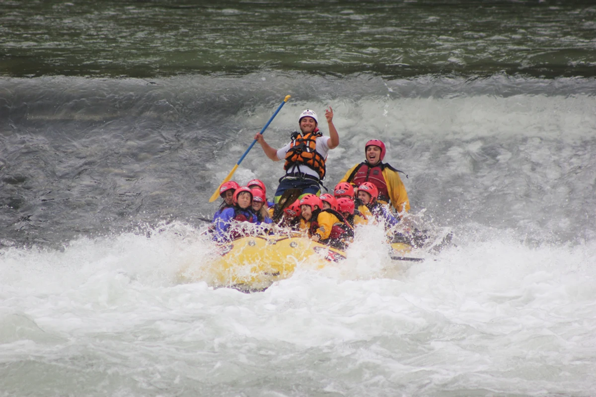 Rafting sul fiume Brenta a Campolongo, sport acquatico adatto a tutta la famiglia